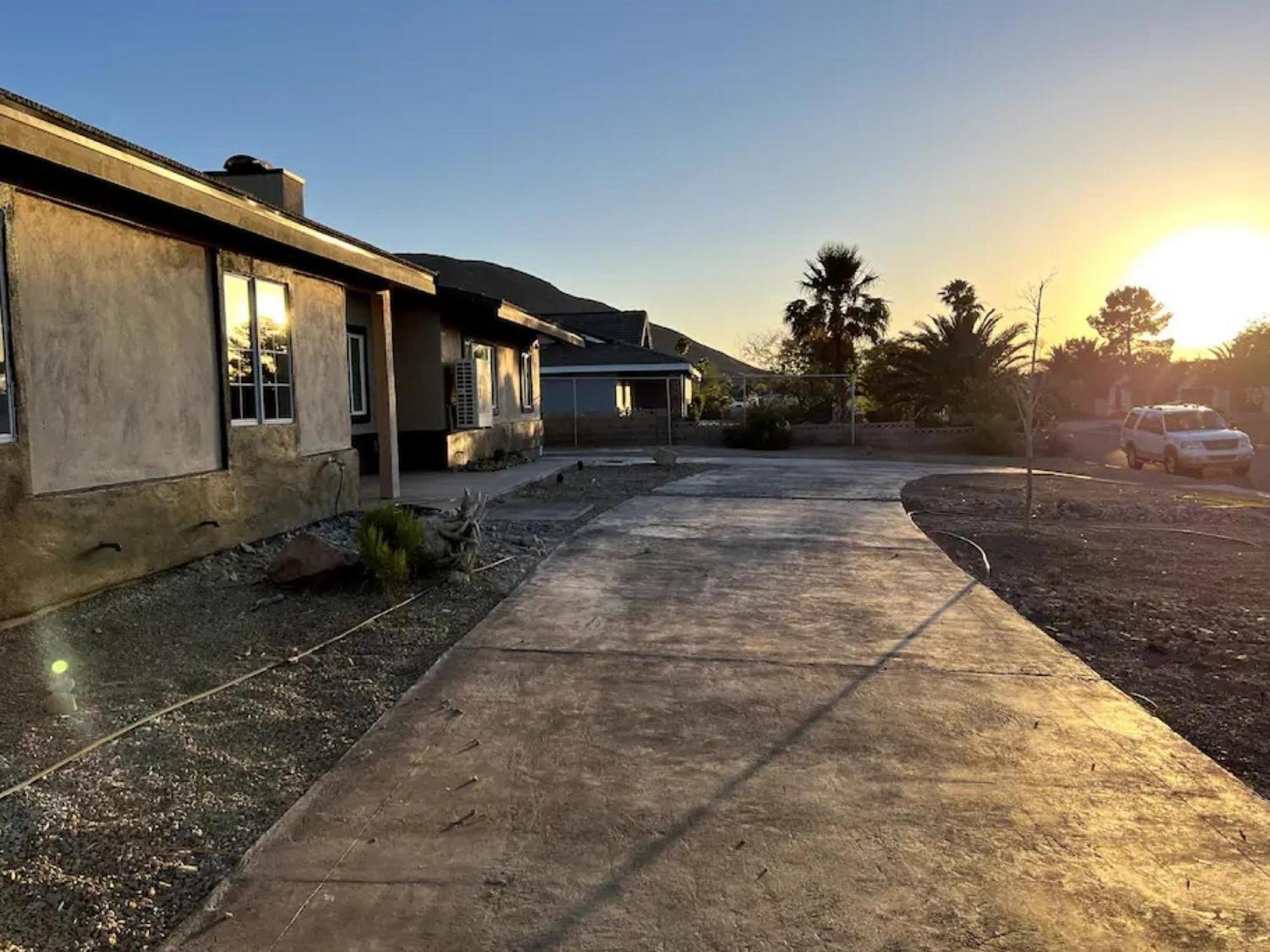 Lux Private Home - Pool, Billiards, 8 Smart Tvs, Board Games, Cotton Bedding - The Stone Sanctuary At Mccullough Hills Trailhead Las Vegas Luaran gambar